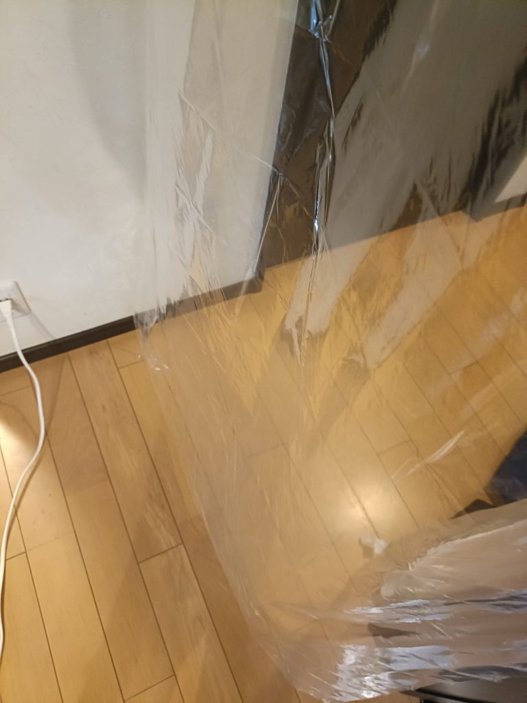 廊下にも断熱、断冷カーテンを付けてリビングを快適空間に