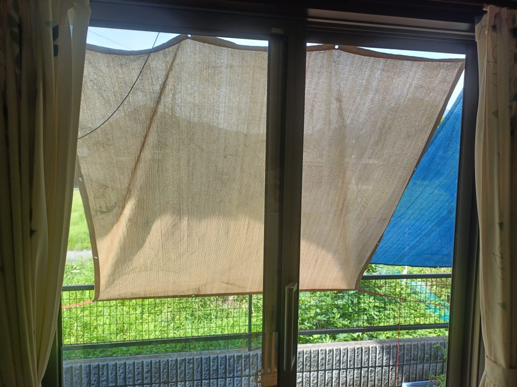 サンシェードの取り付けで穴をあけない！僕がやったDIY全手順